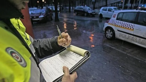 ¿Puedo denunciar voluntariamente a otro conductor por sus infracciones?