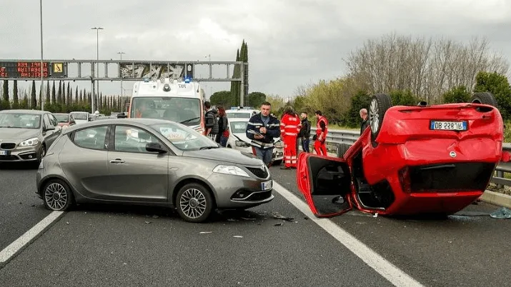 seguros de coche de terceros y a todo riesgo mejor