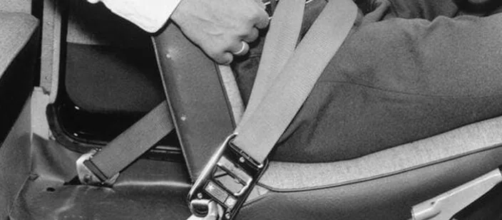 Historia del cinturón de seguridad, el sistema más efectivo