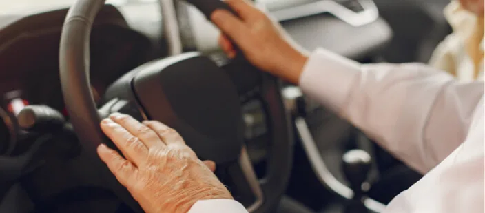 Cuál es el límite de edad para dejar de conducir y hasta cuándo se debería hacerlo
